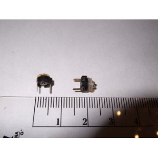 CONDENSATEUR  AJUSTABLE 25 PF