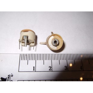 CONDENSATEUR  AJUSTABLE...