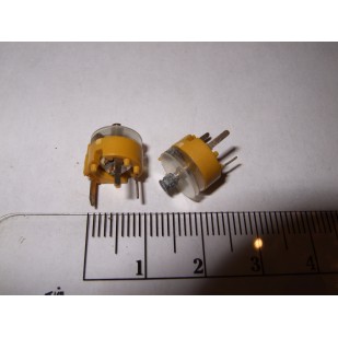 CONDENSATEUR  AJUSTABLE 80 PF