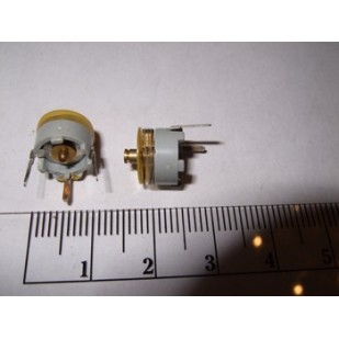 CONDENSATEUR  AJUSTABLE 90 PF