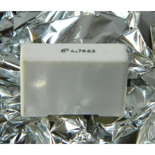 4,7µF 63V