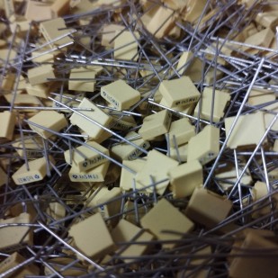 condensateur 1nf 5  63v 5.08