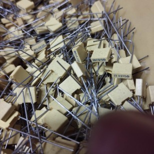 condensateur 6.8 nf 63v  5.08