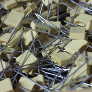 condensateur 4.7 nf 63v 5.08